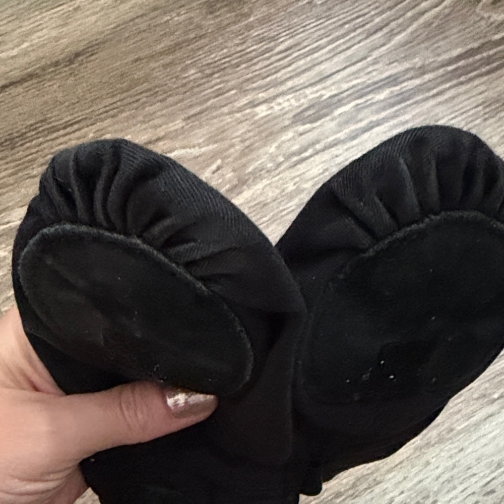 GIRLS black ballet slippers! - Picture 3 of 6